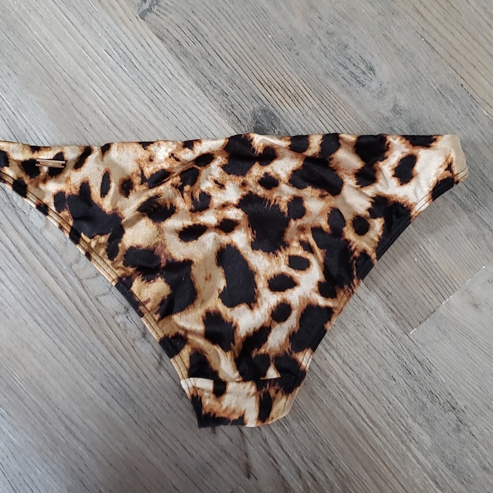 🚫SOLD Victoria Secret Leopard Bikini Set - Picture 2 of 4
